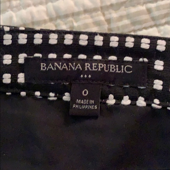 Black Banana Republic pattered skirt - Picture 3 of 3